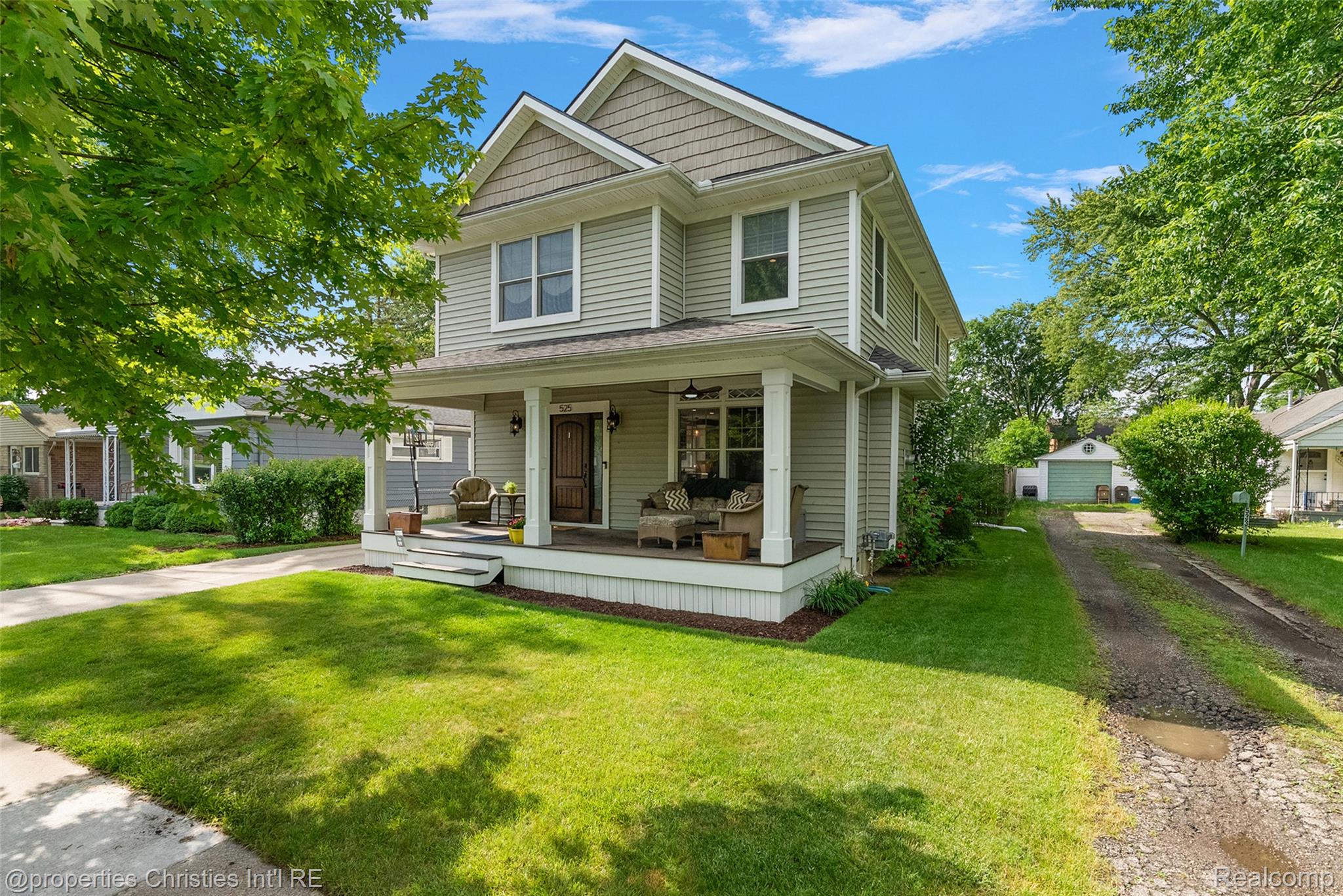 525 Broadacre Avenue
