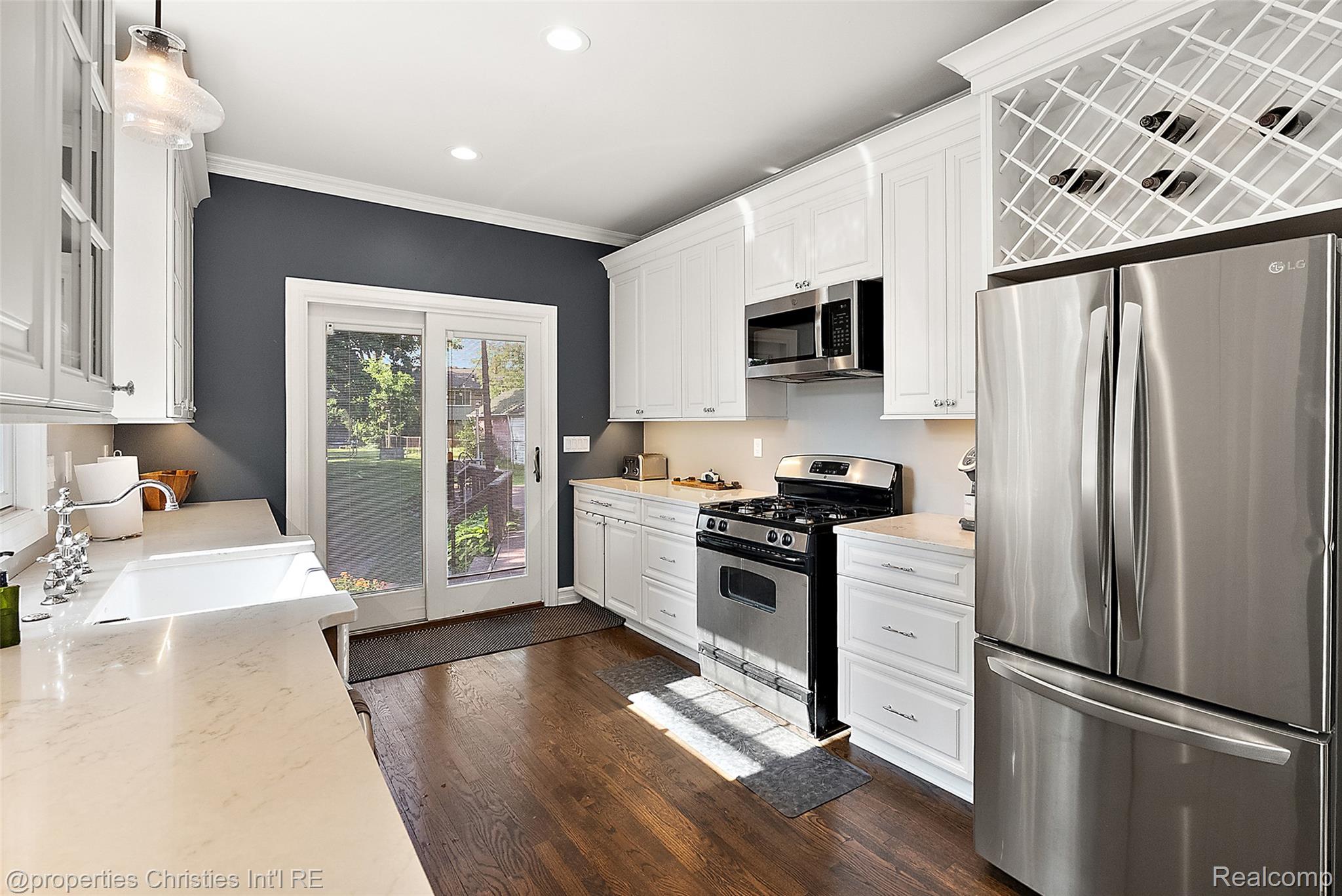 525 Broadacre Avenue