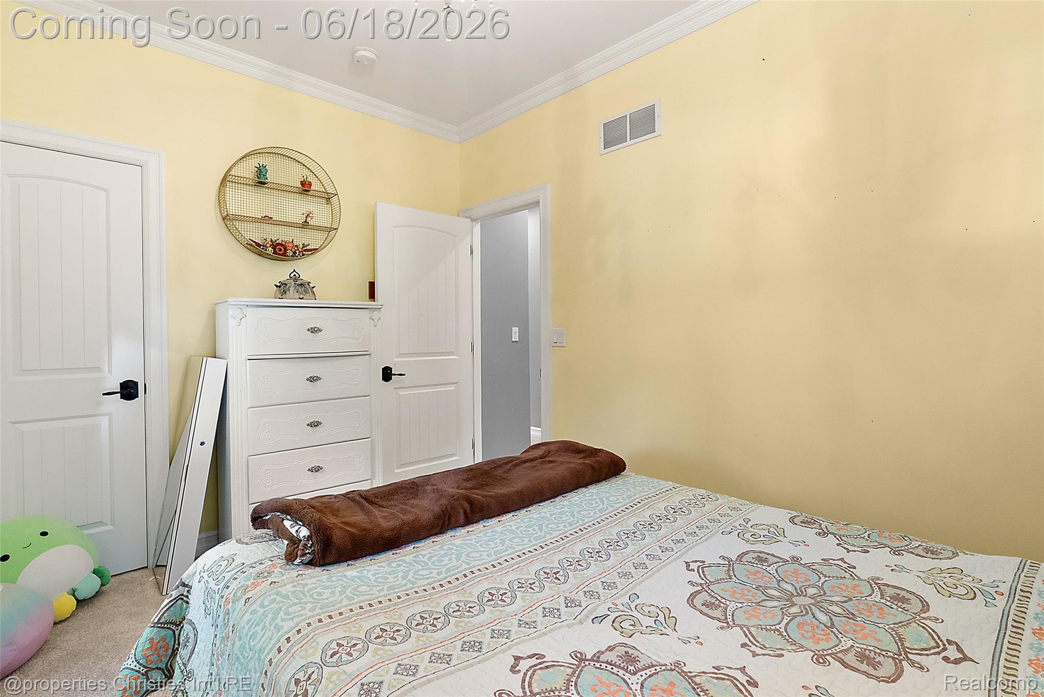 525 Broadacre Avenue