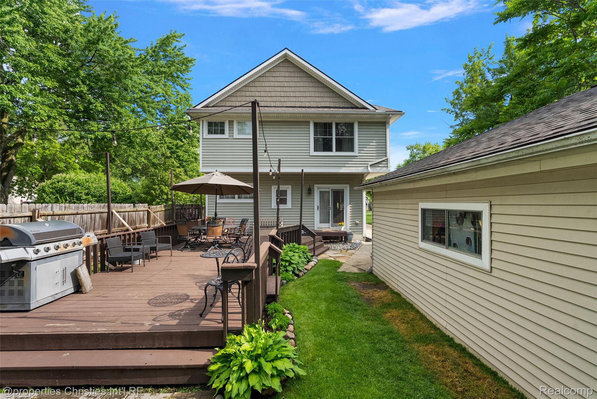 525 Broadacre Avenue