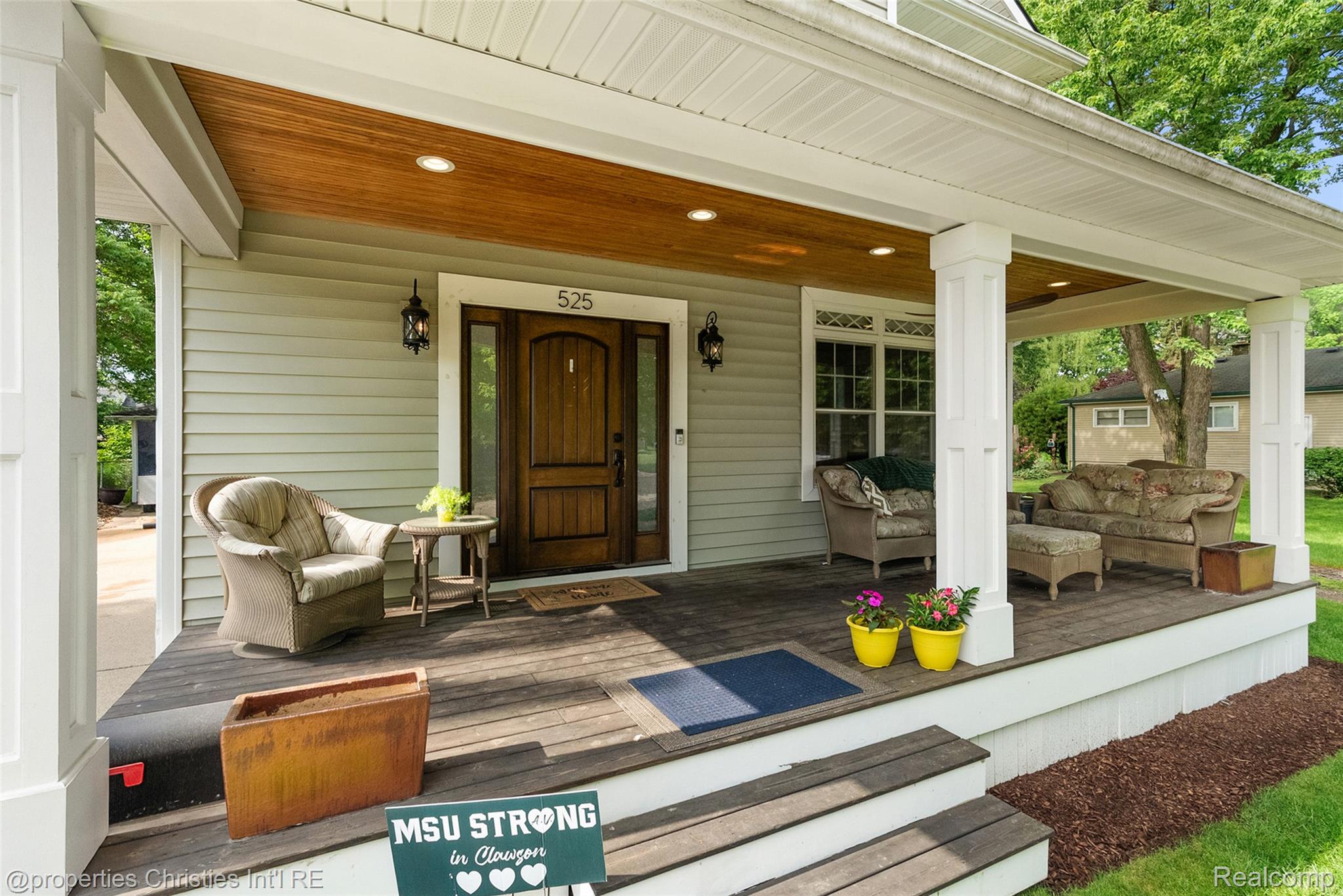 525 Broadacre Avenue
