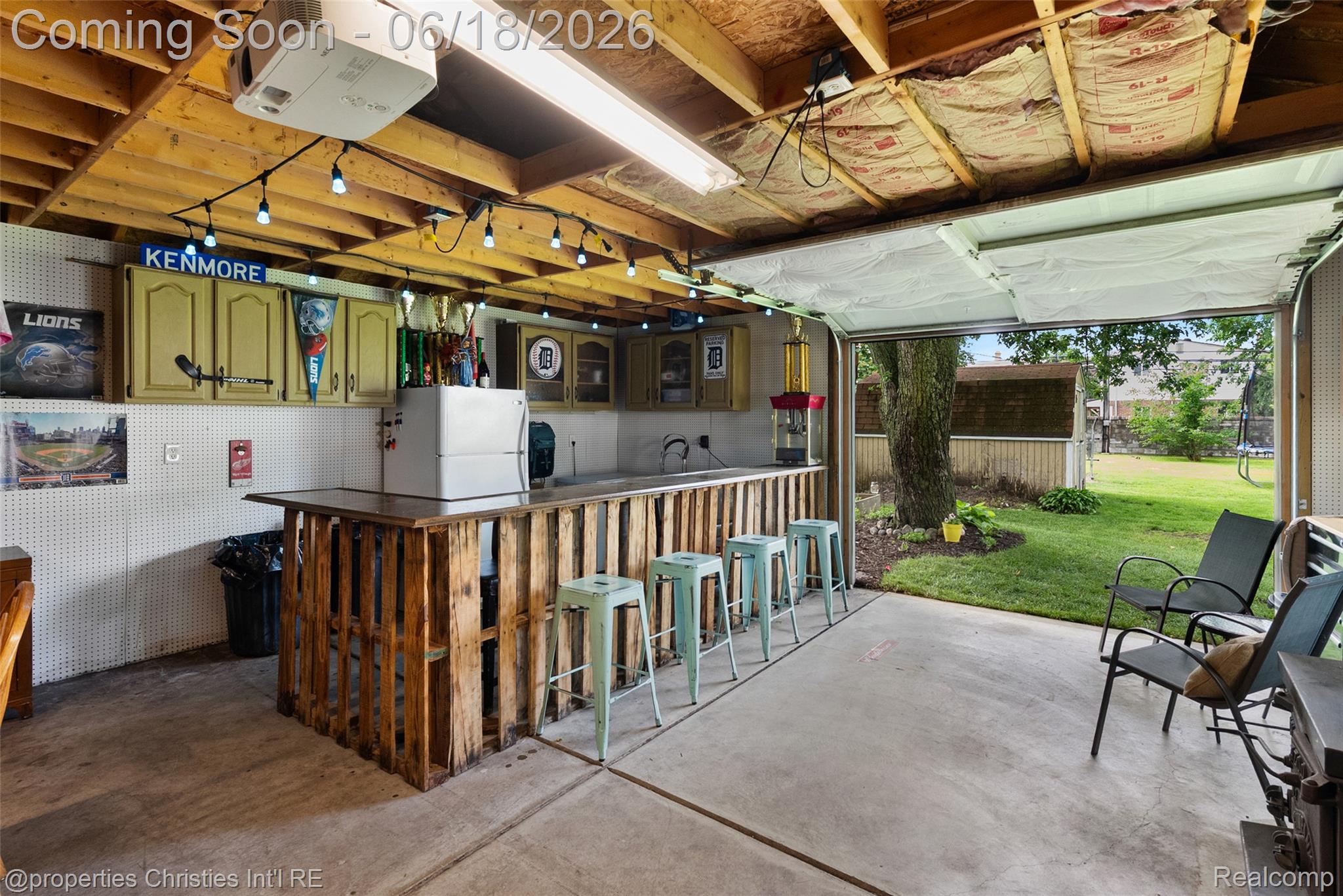 525 Broadacre Avenue