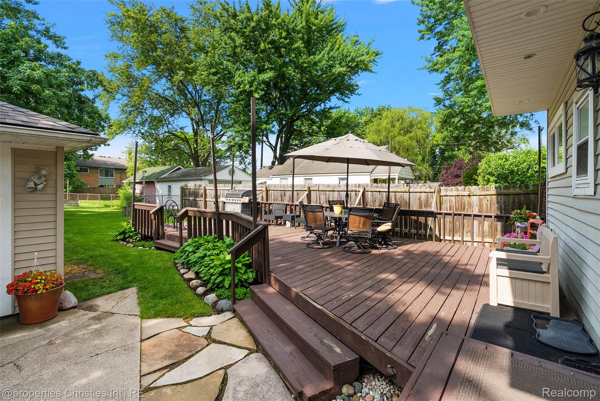 525 Broadacre Avenue