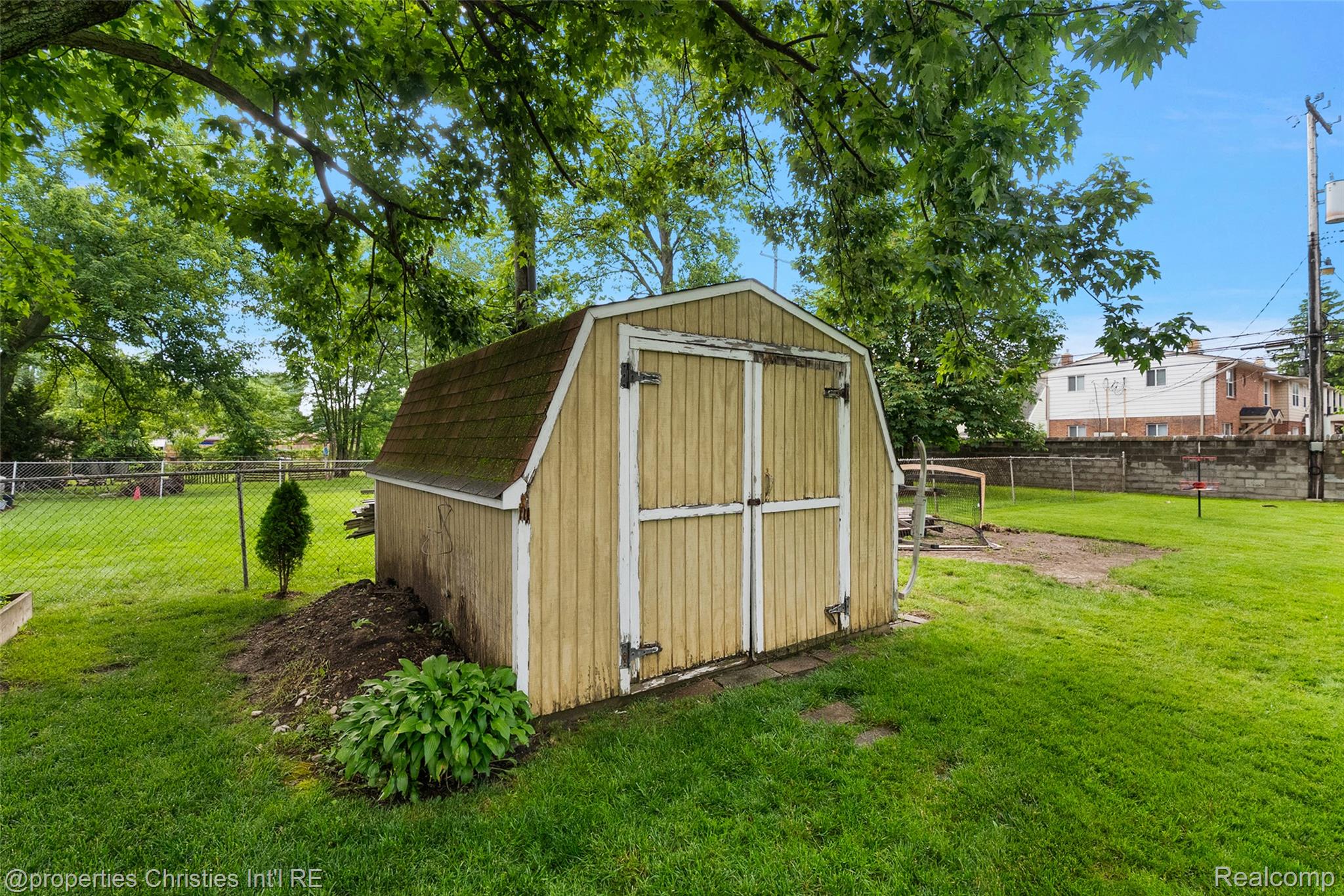 525 Broadacre Avenue