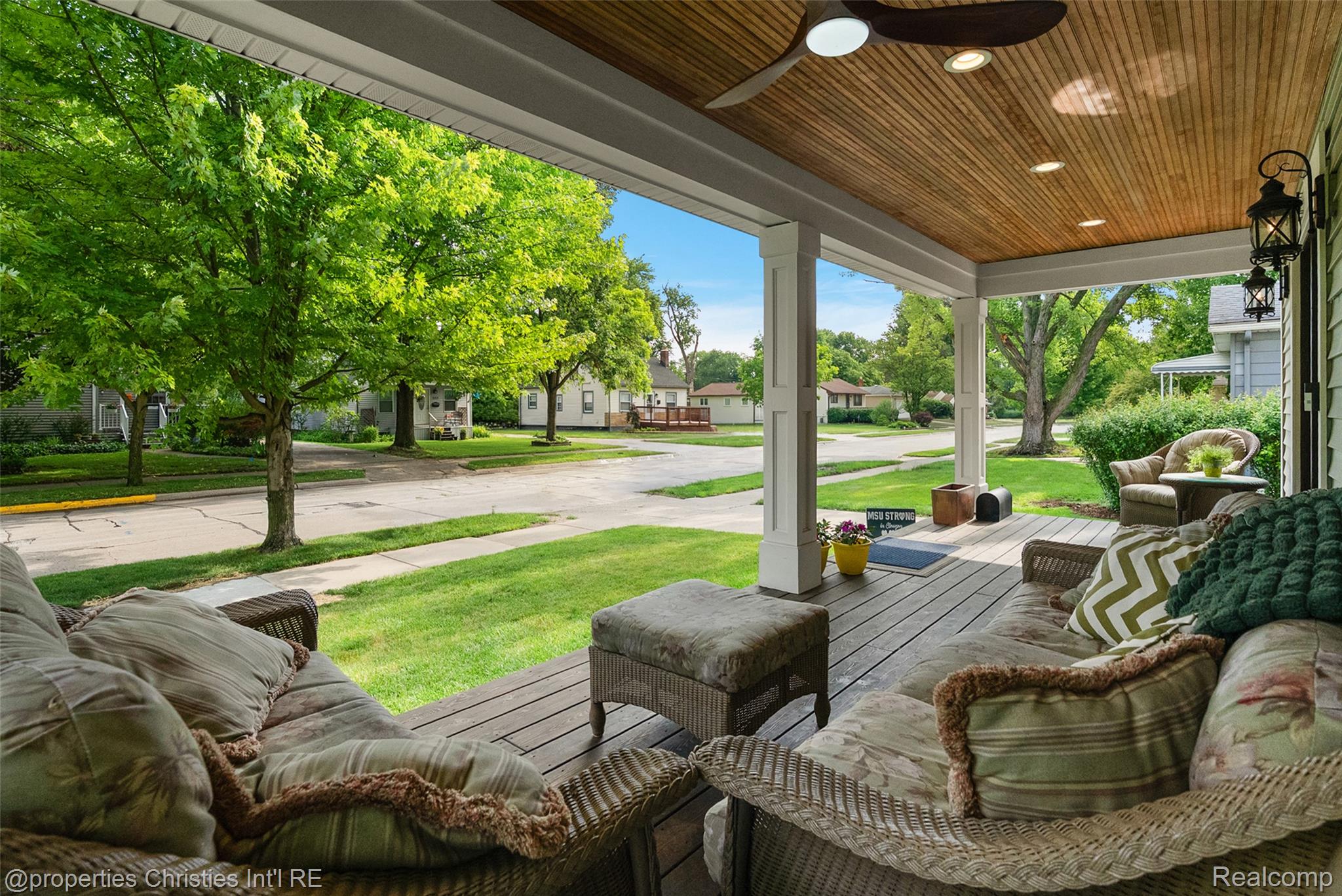 525 Broadacre Avenue