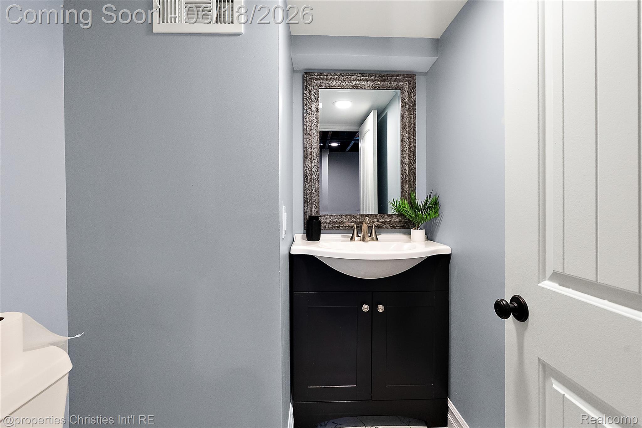 525 Broadacre Avenue