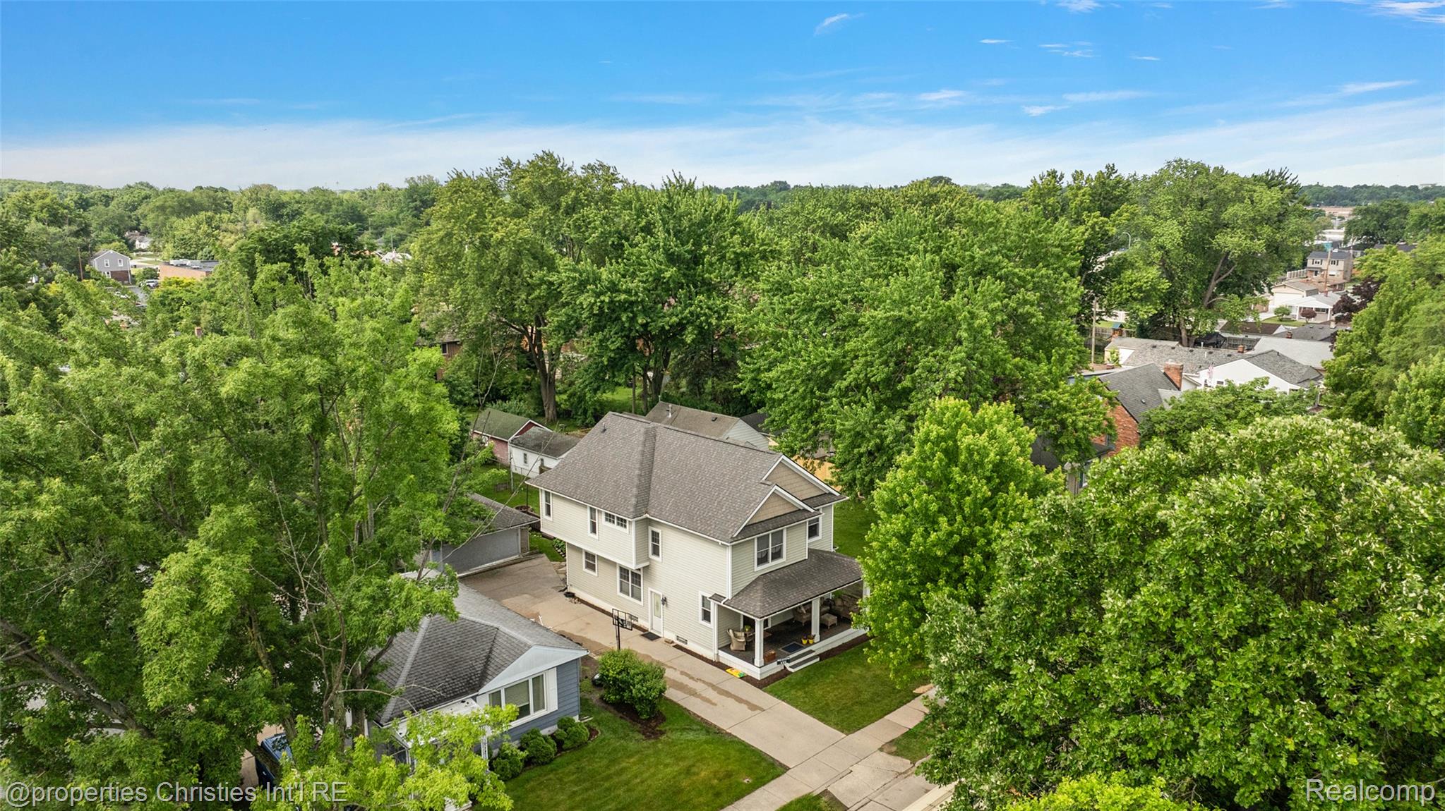 525 Broadacre Avenue