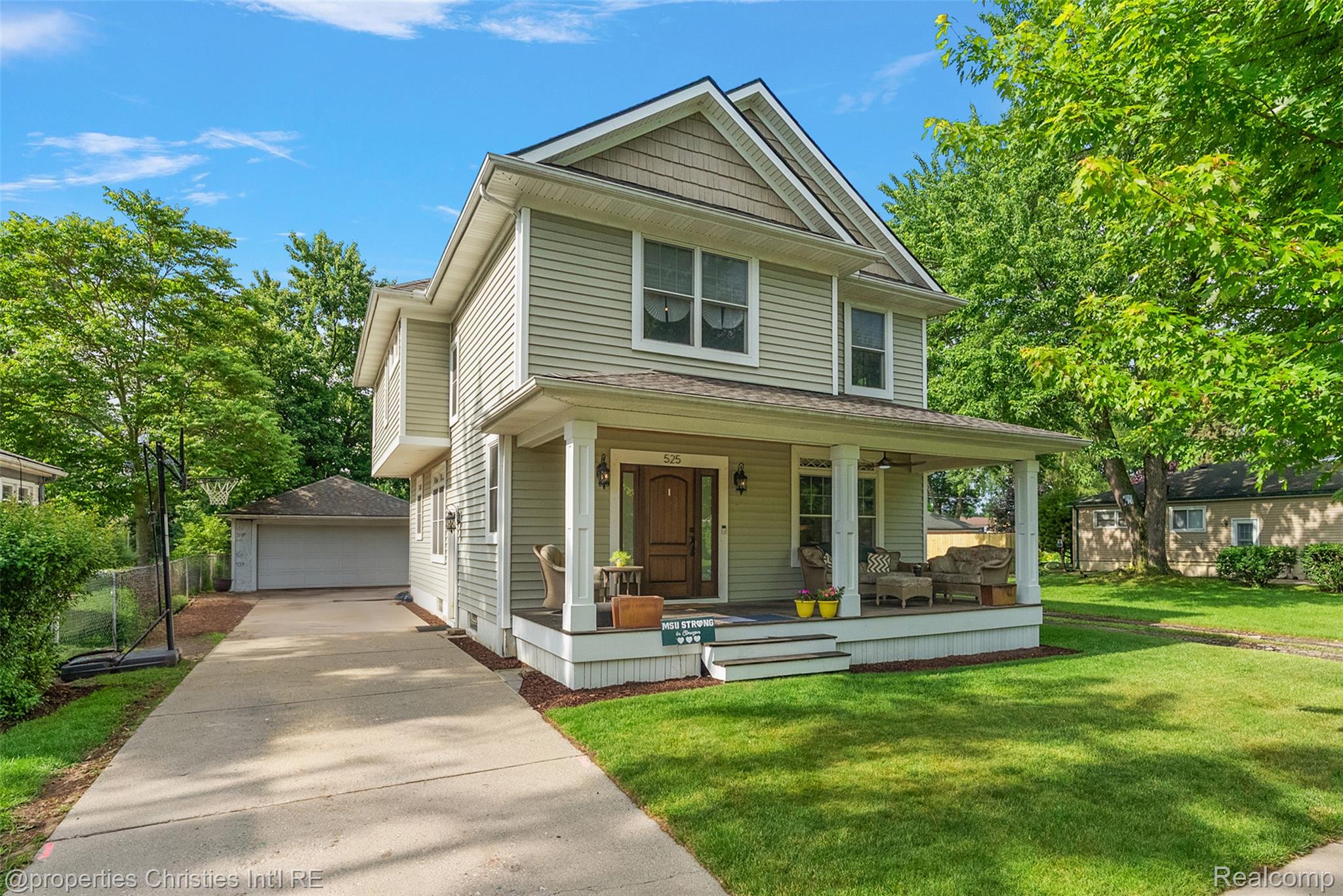 525 Broadacre Avenue