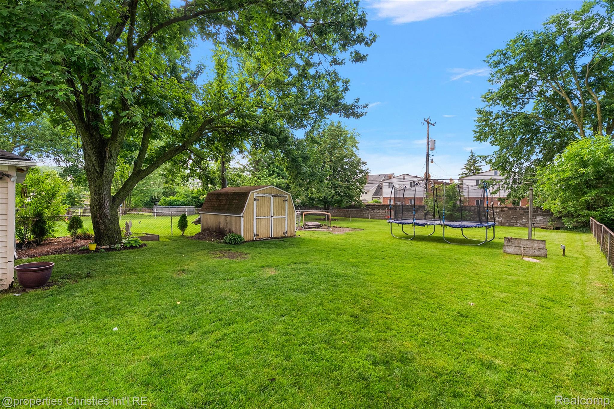 525 Broadacre Avenue