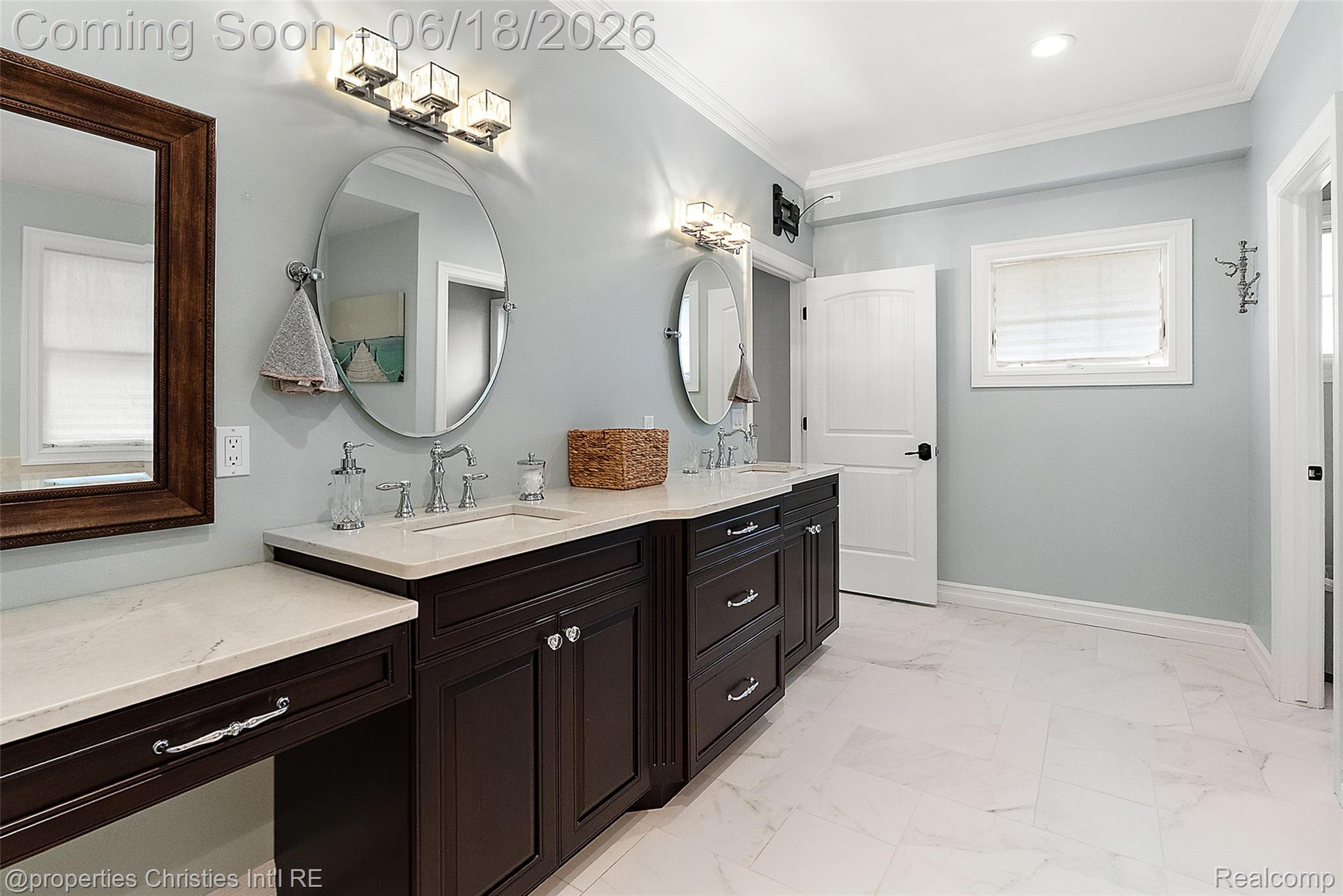 525 Broadacre Avenue