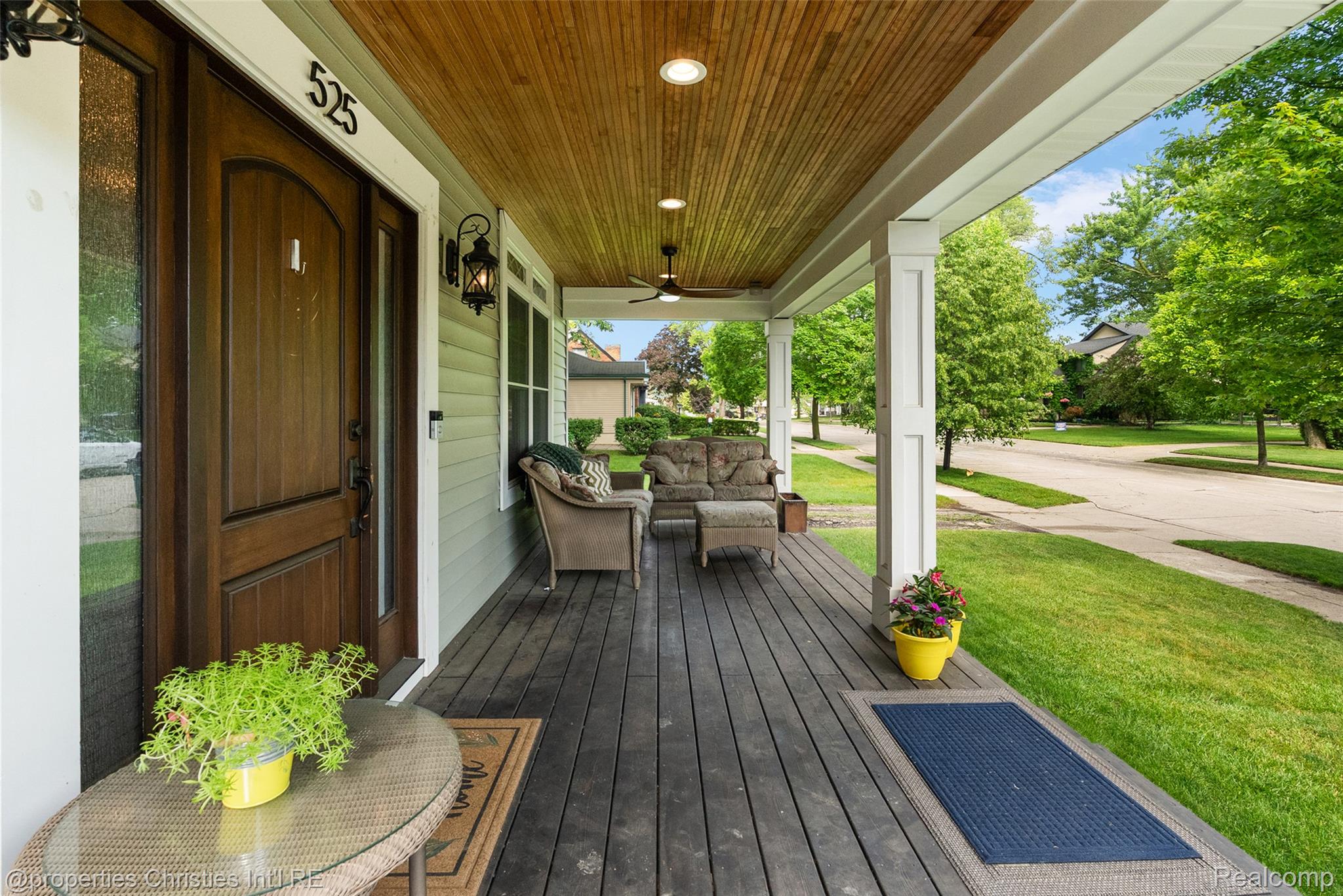 525 Broadacre Avenue