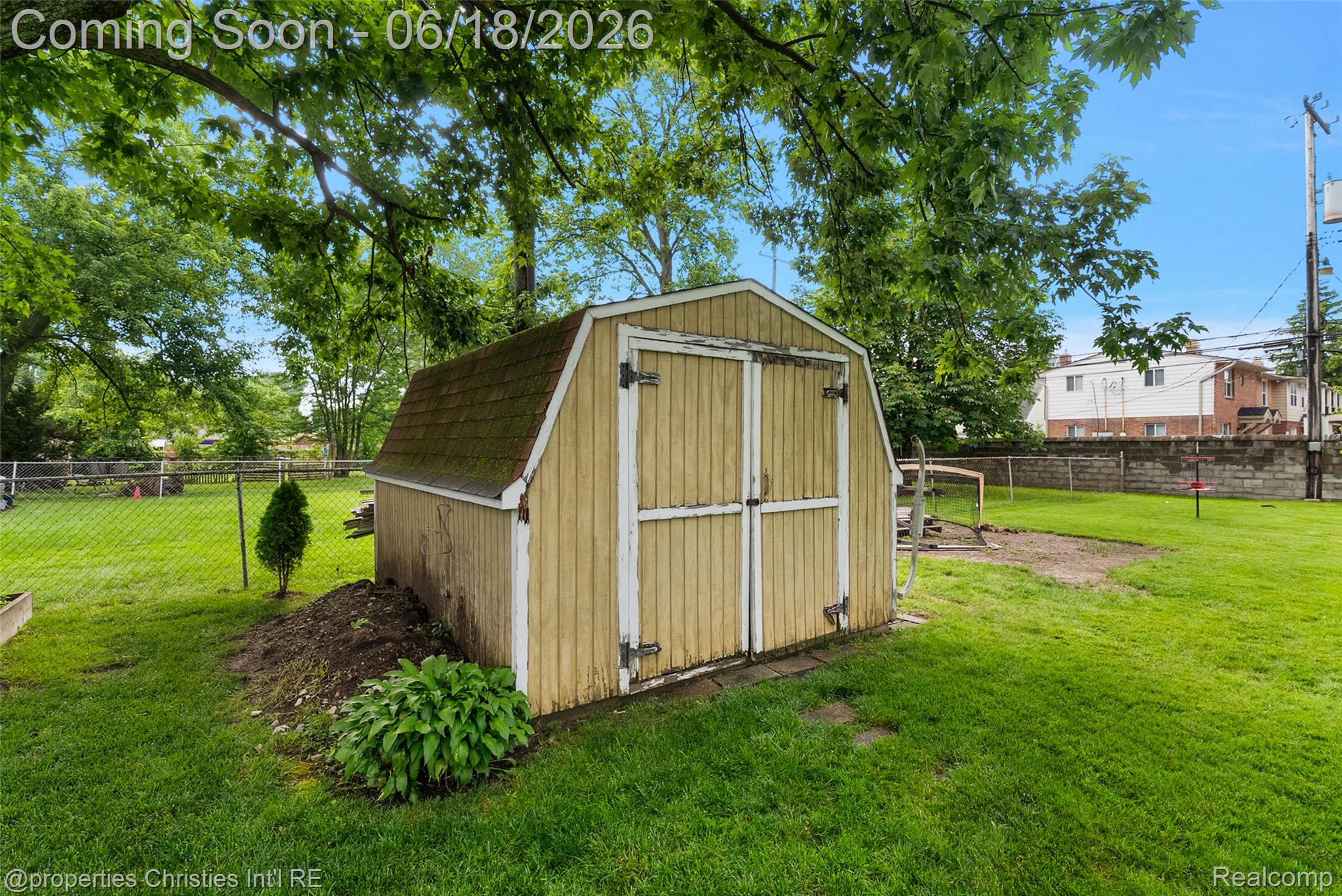 525 Broadacre Avenue