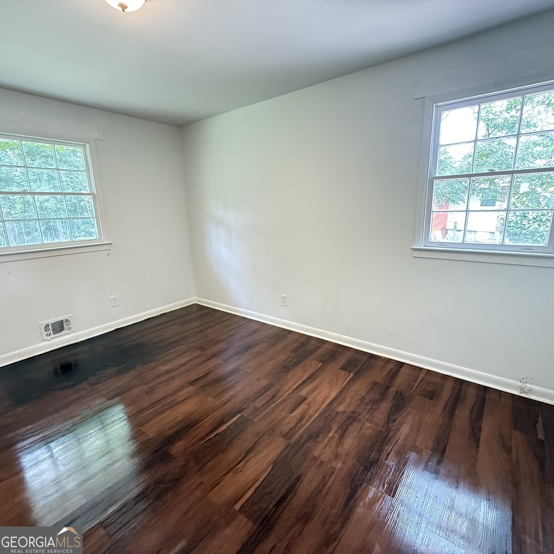 868 King Road