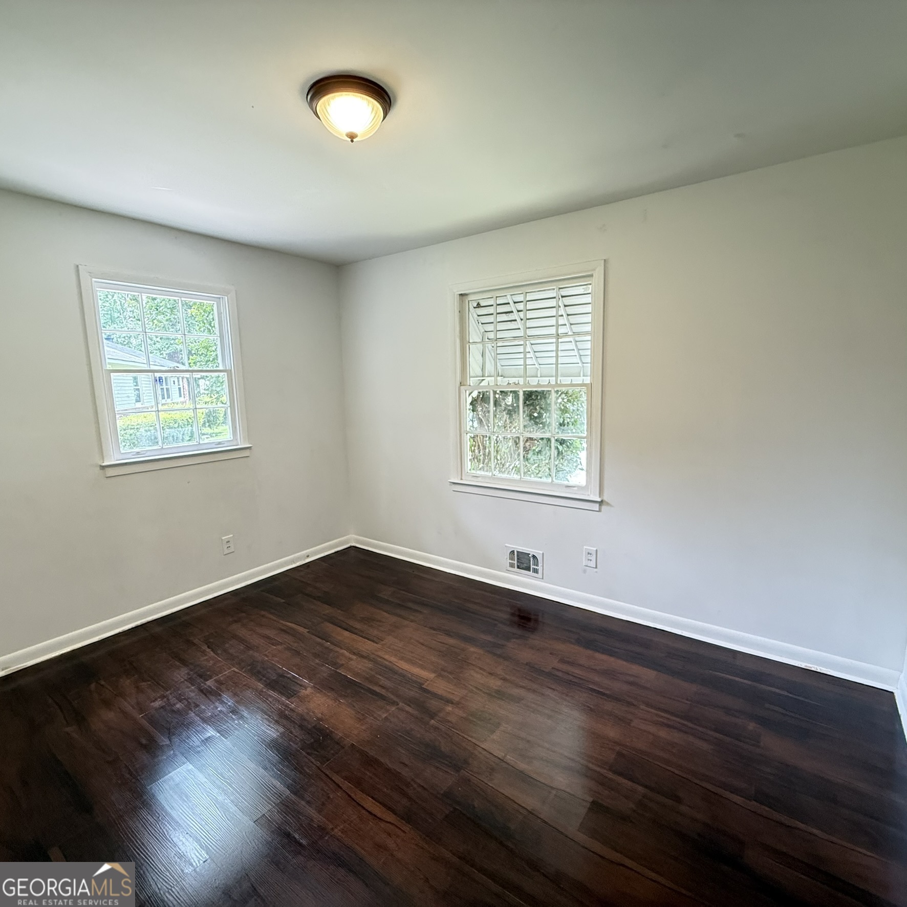 868 King Road