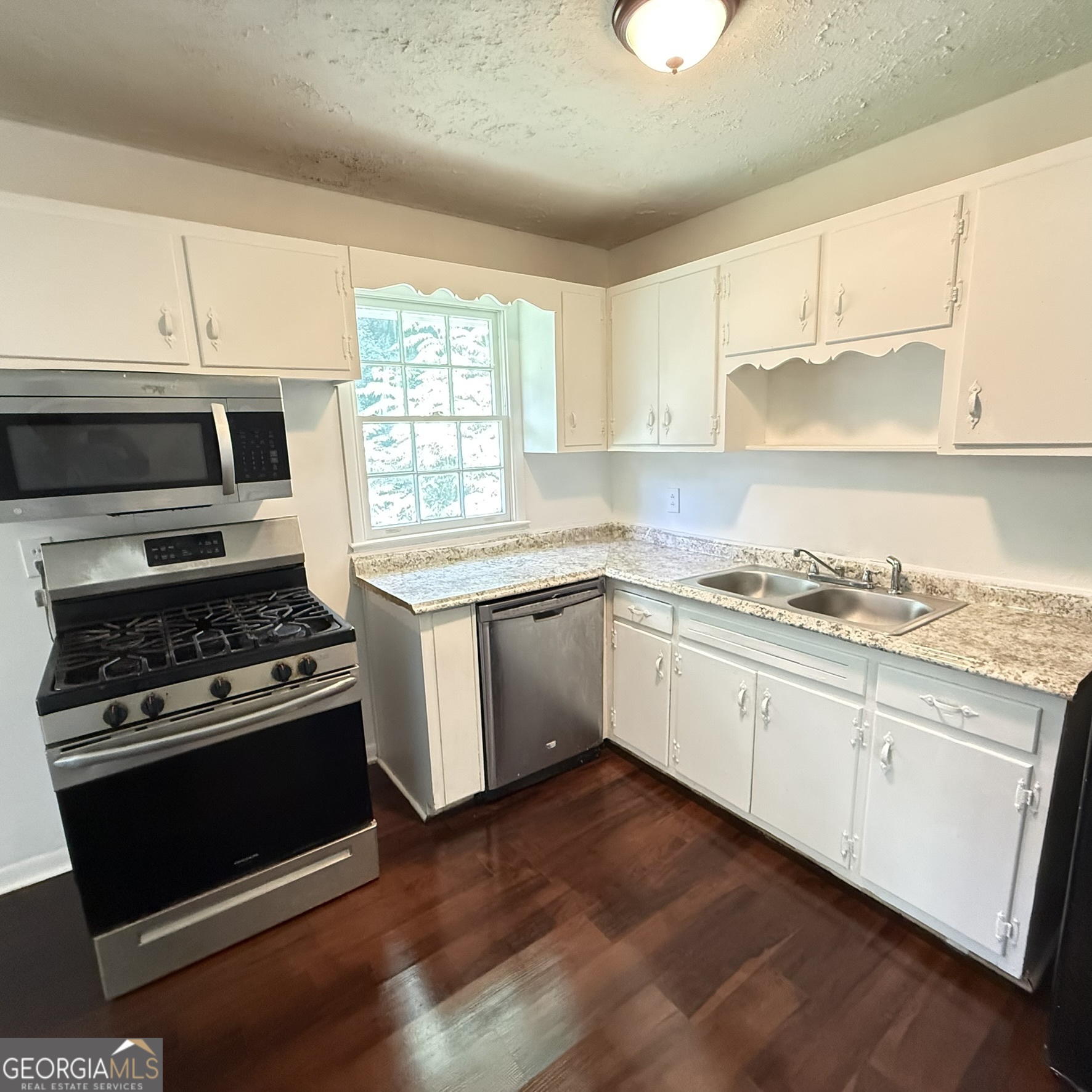 868 King Road