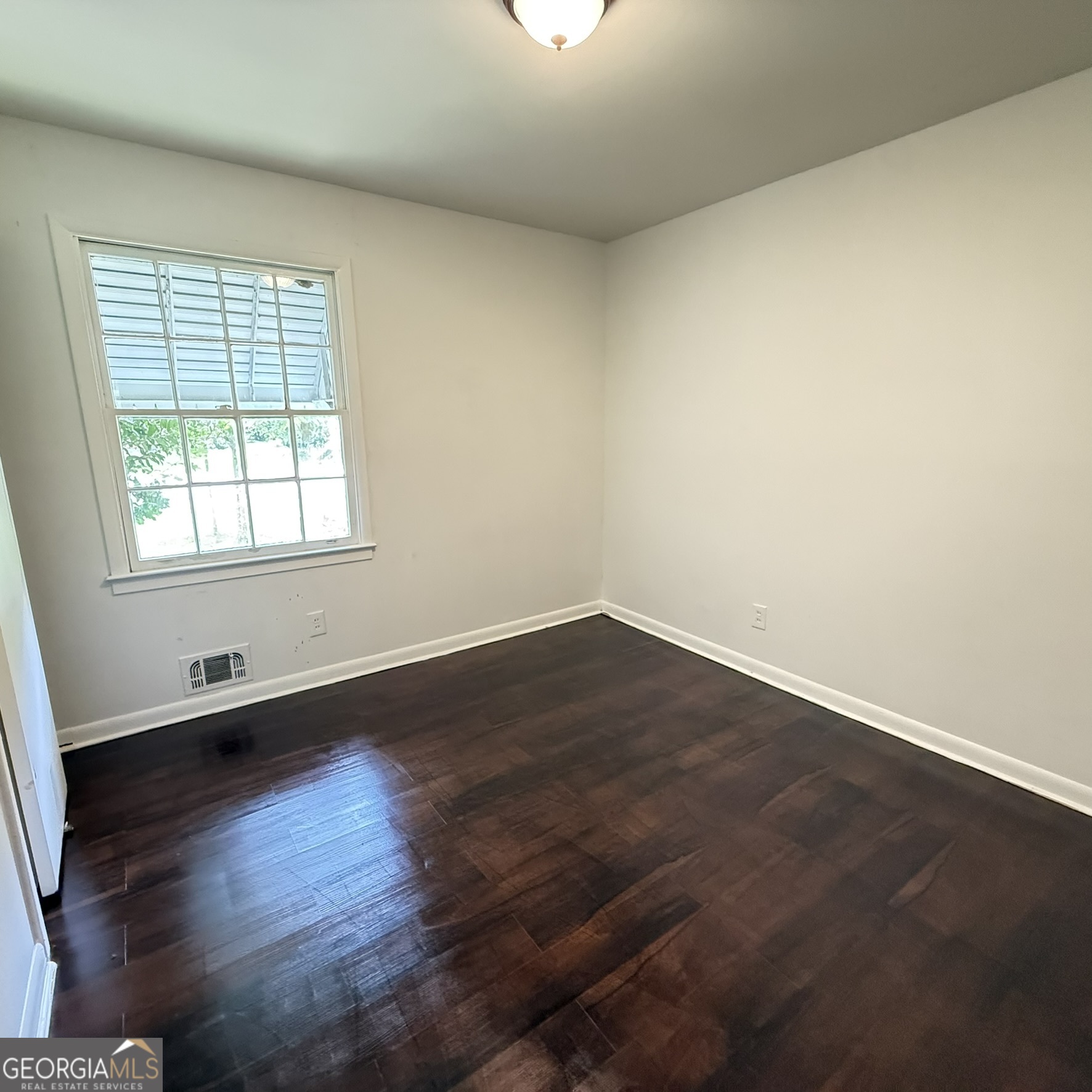 868 King Road