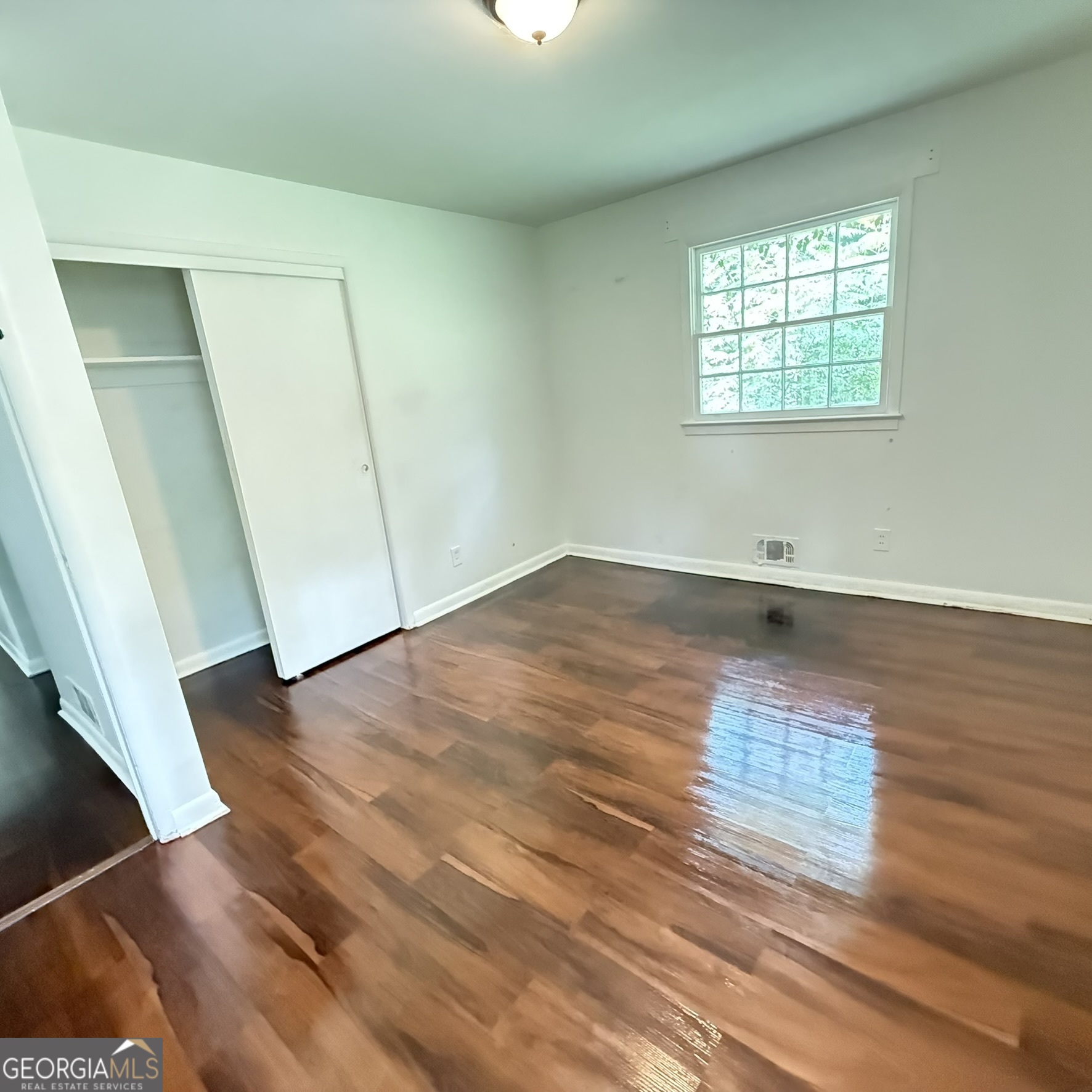 868 King Road