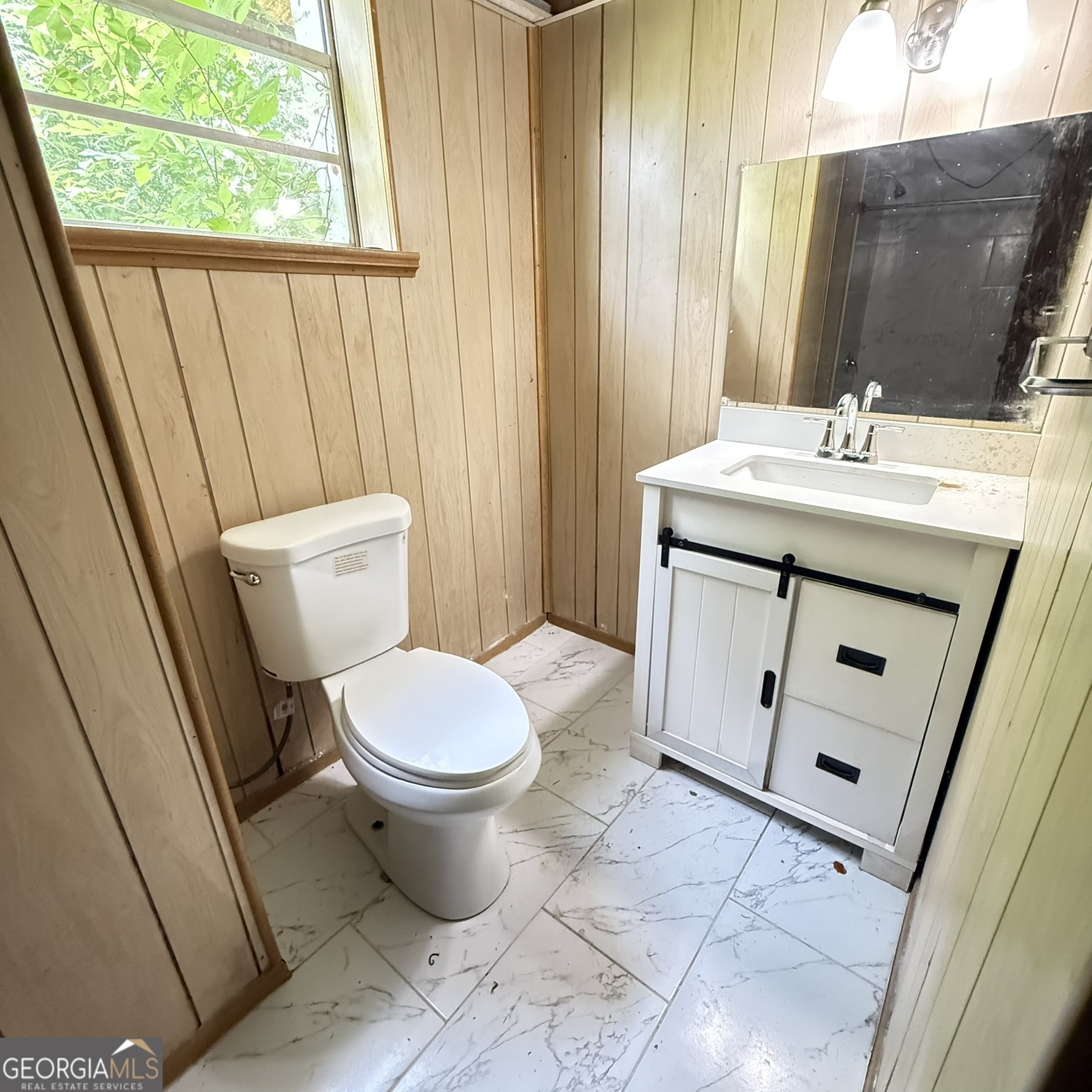 868 King Road