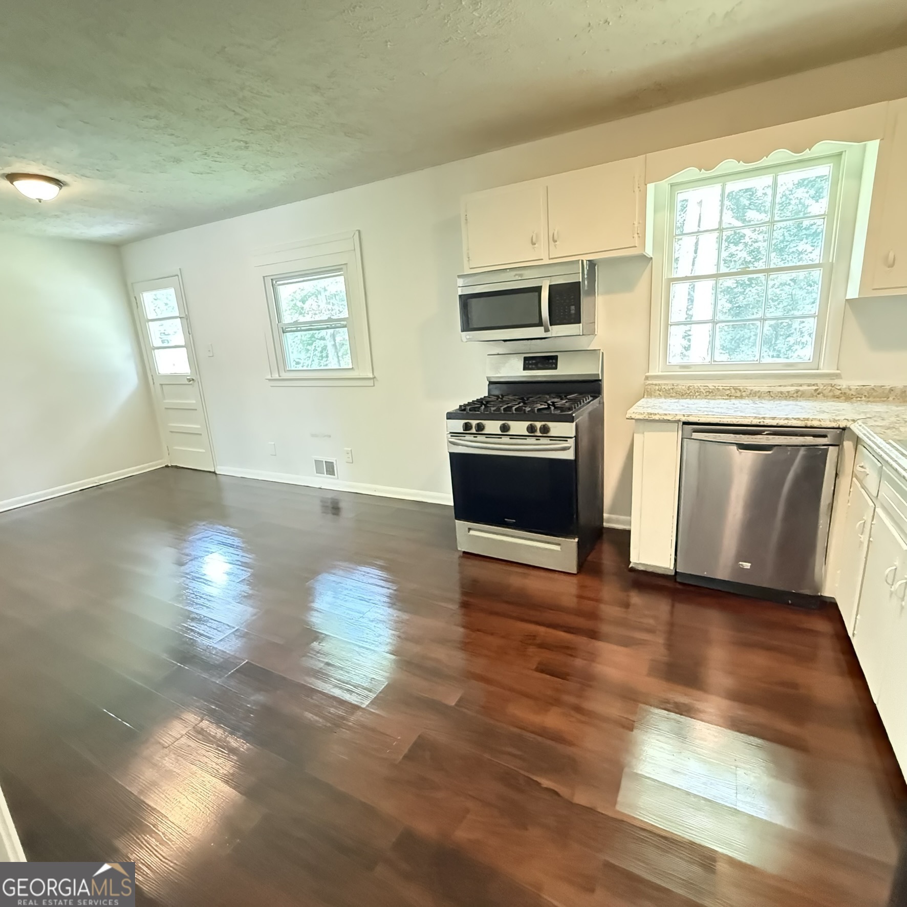 868 King Road