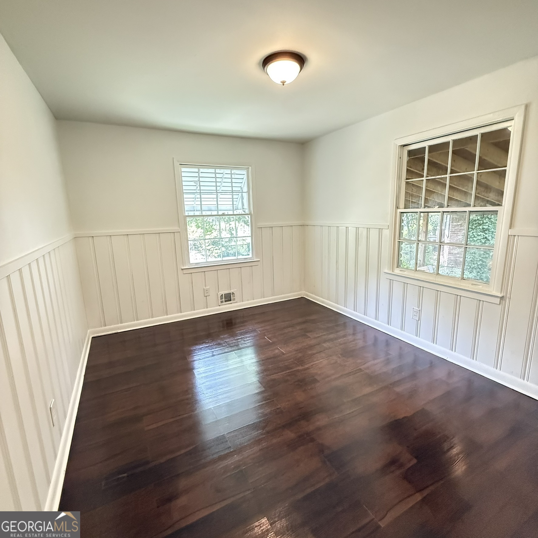 868 King Road