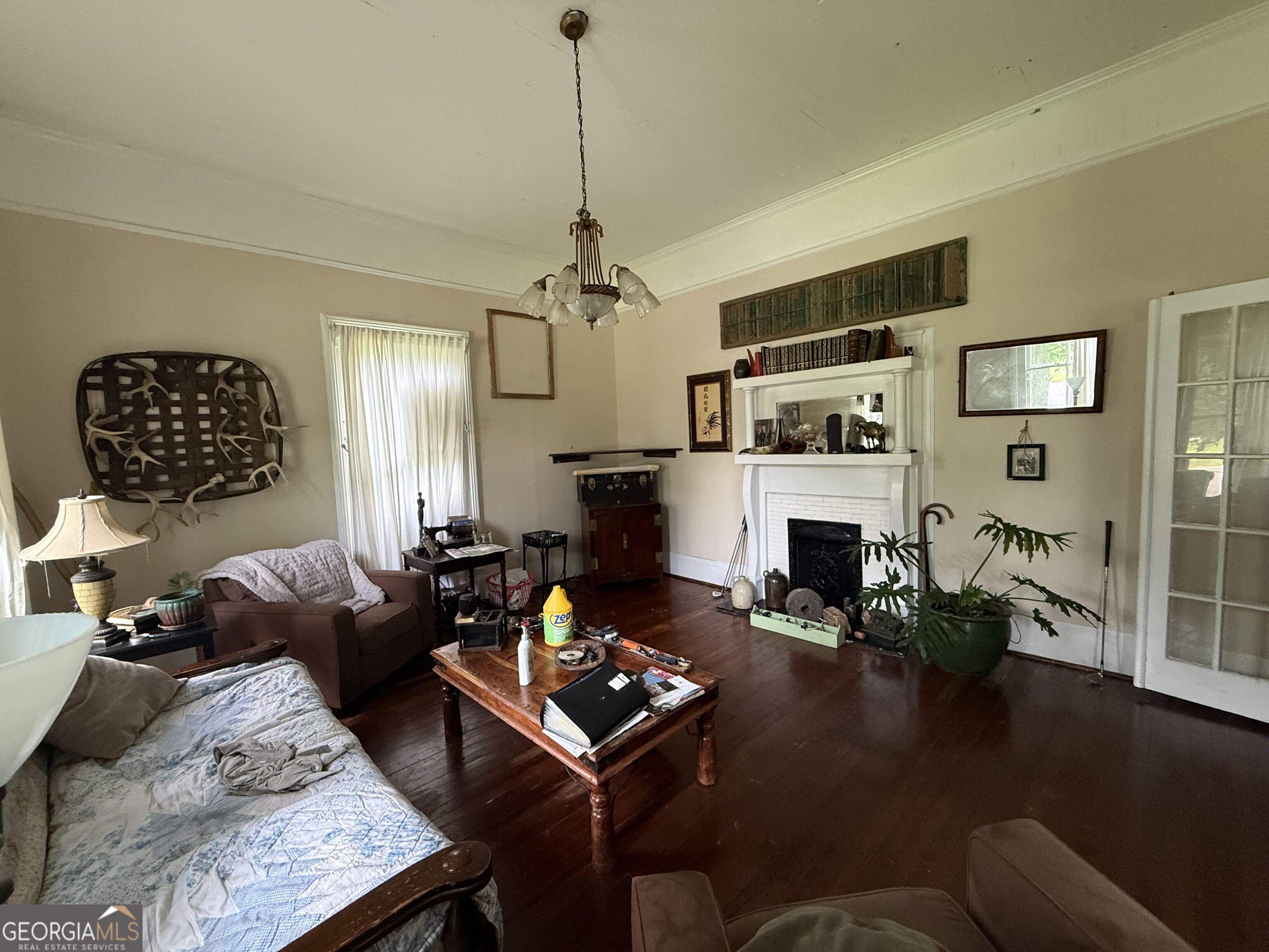 121 S Bailey Avenue
