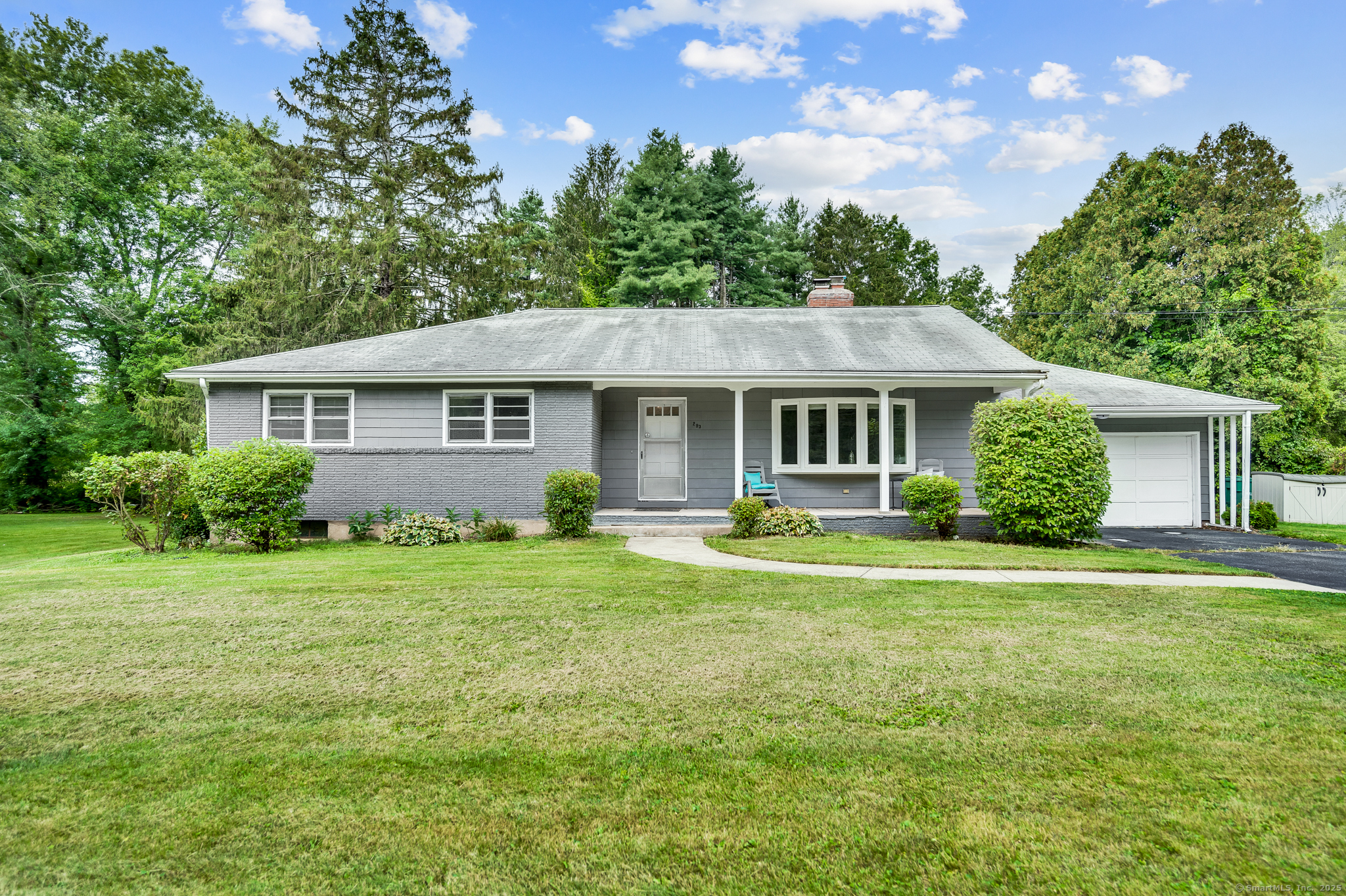 293 Tunxis Avenue