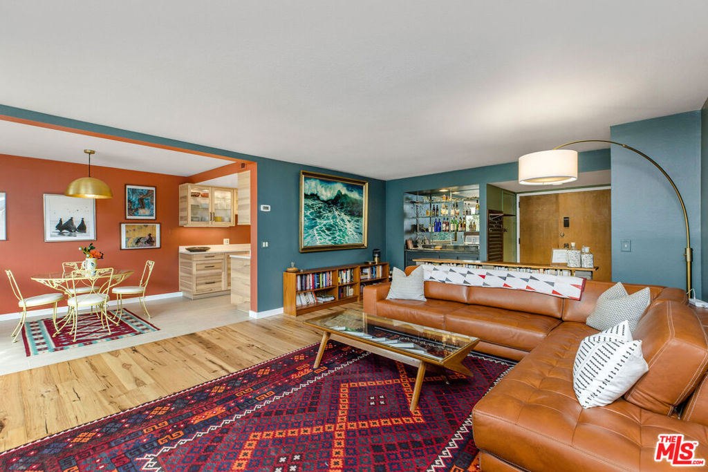 8828 Pershing Drive 112