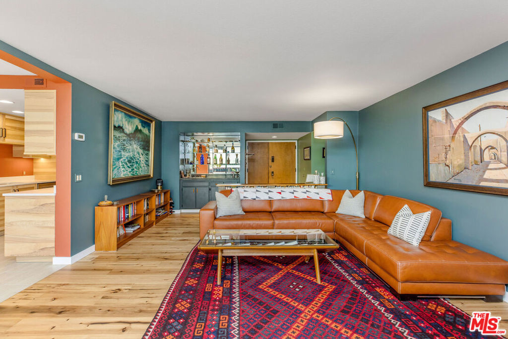8828 Pershing Drive 112