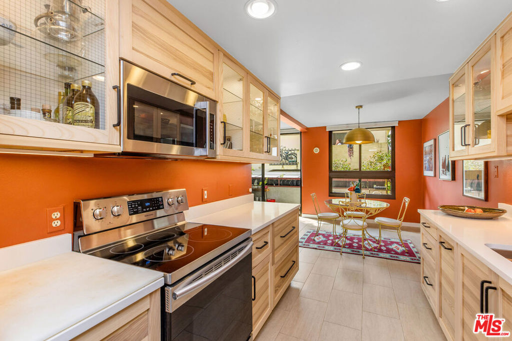 8828 Pershing Drive 112