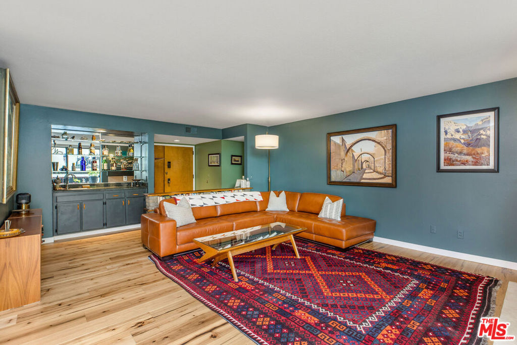 8828 Pershing Drive 112