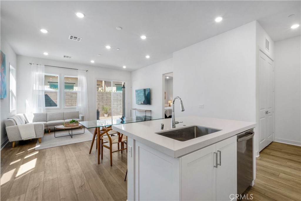 842 Sunrise Road