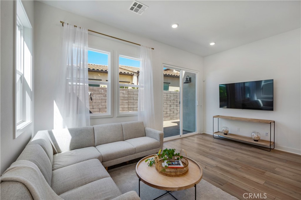 842 Sunrise Road