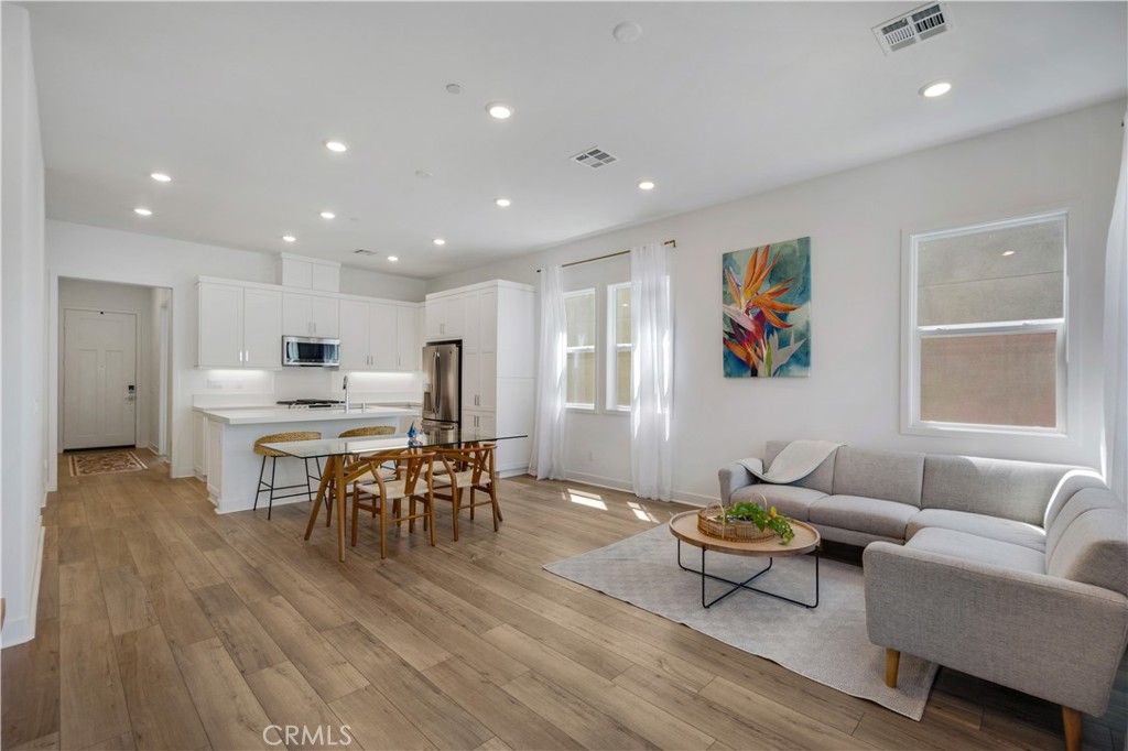 842 Sunrise Road
