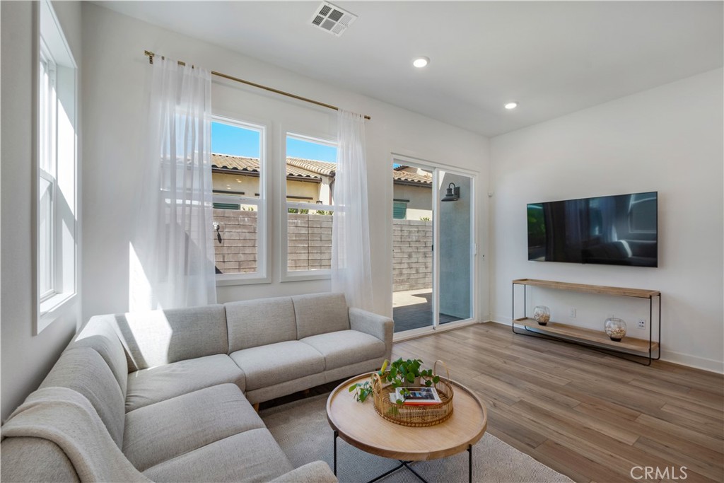 842 Sunrise Road