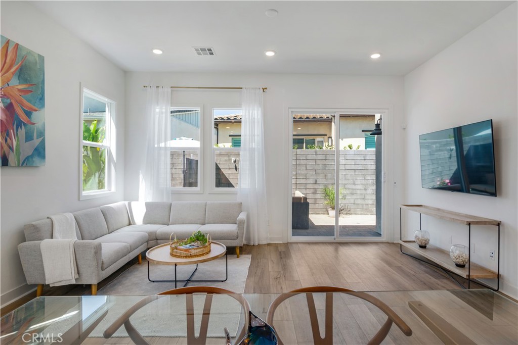 842 Sunrise Road