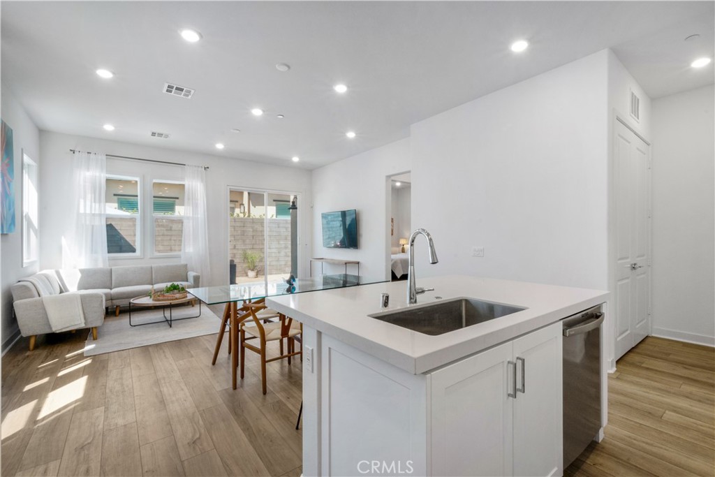 842 Sunrise Road