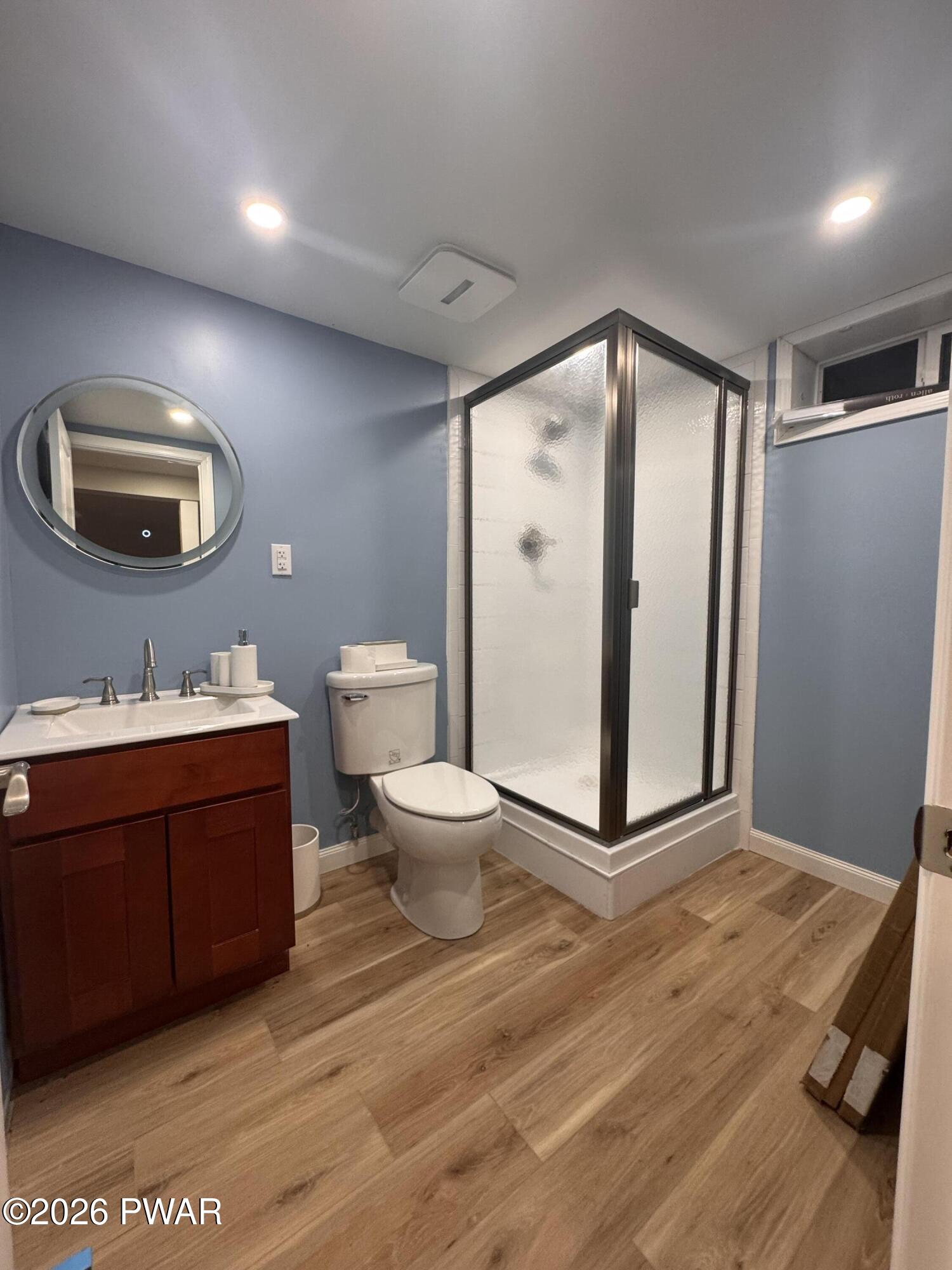 200 Avenue H
