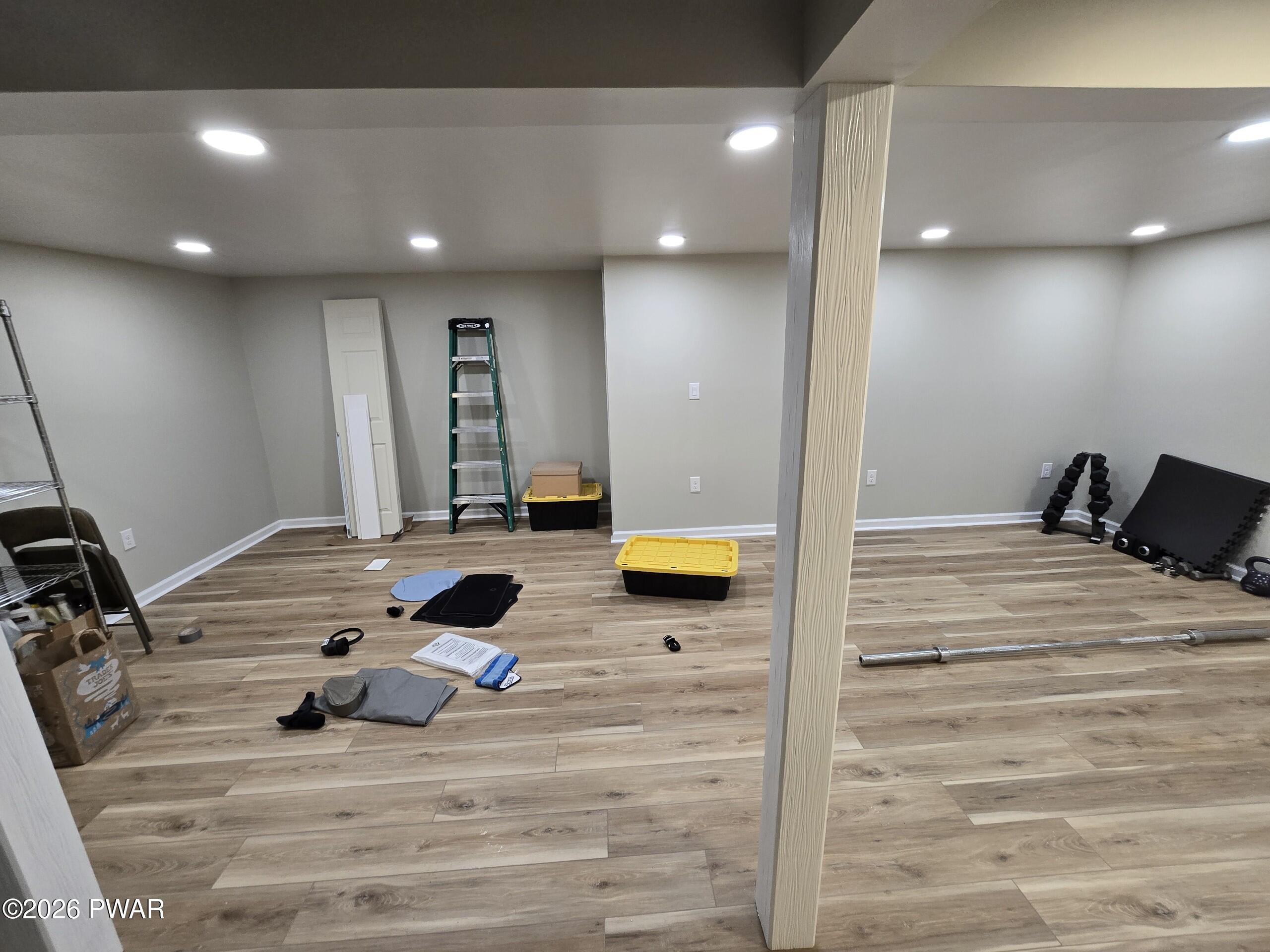 200 Avenue H
