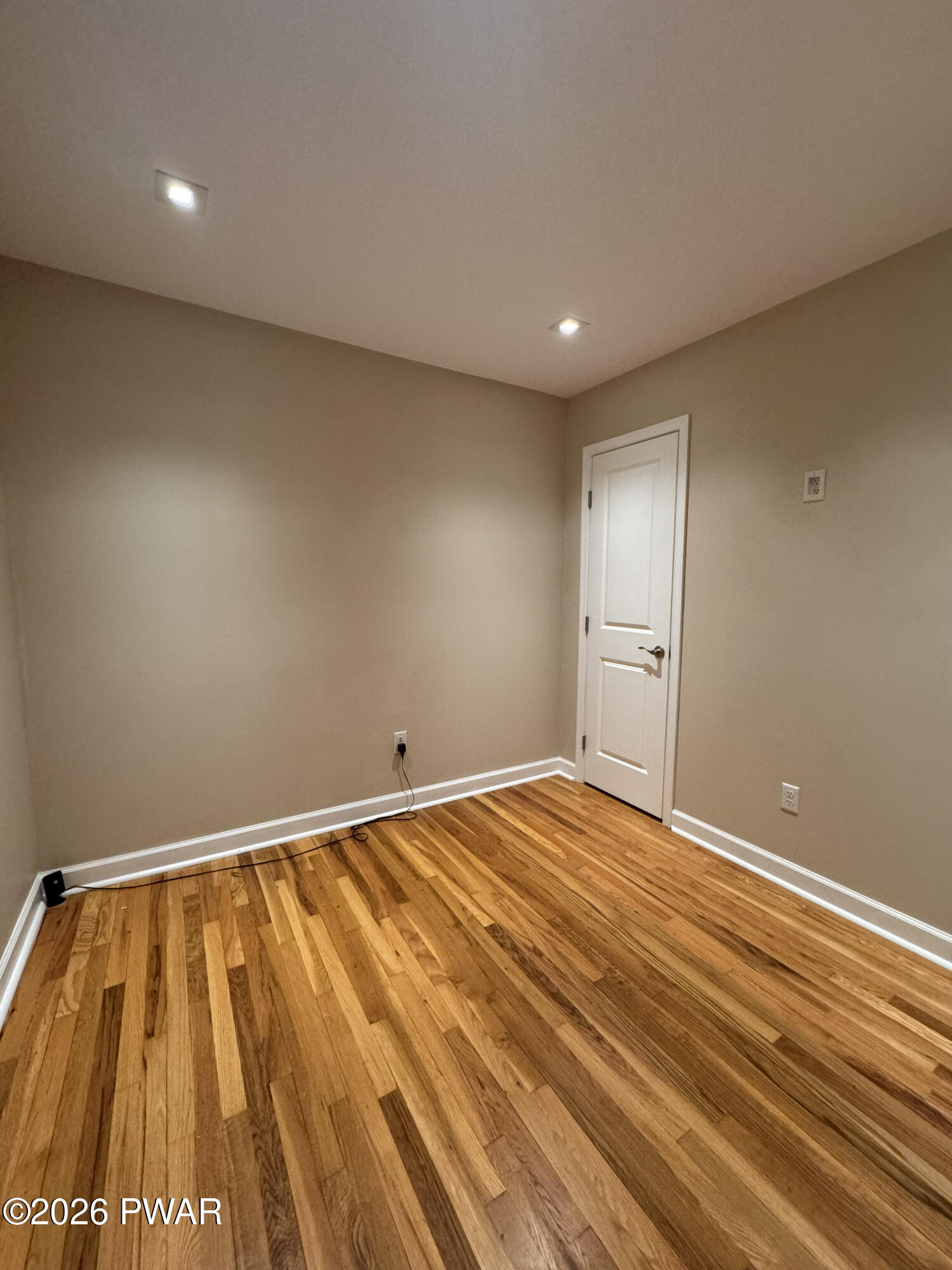 200 Avenue H