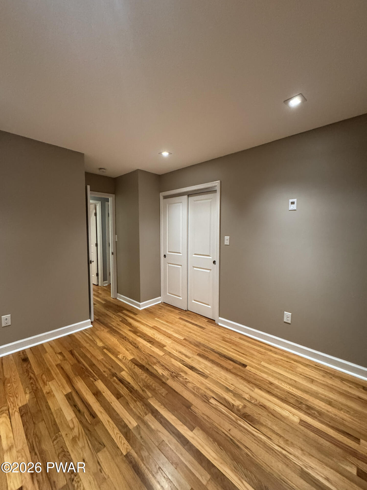 200 Avenue H