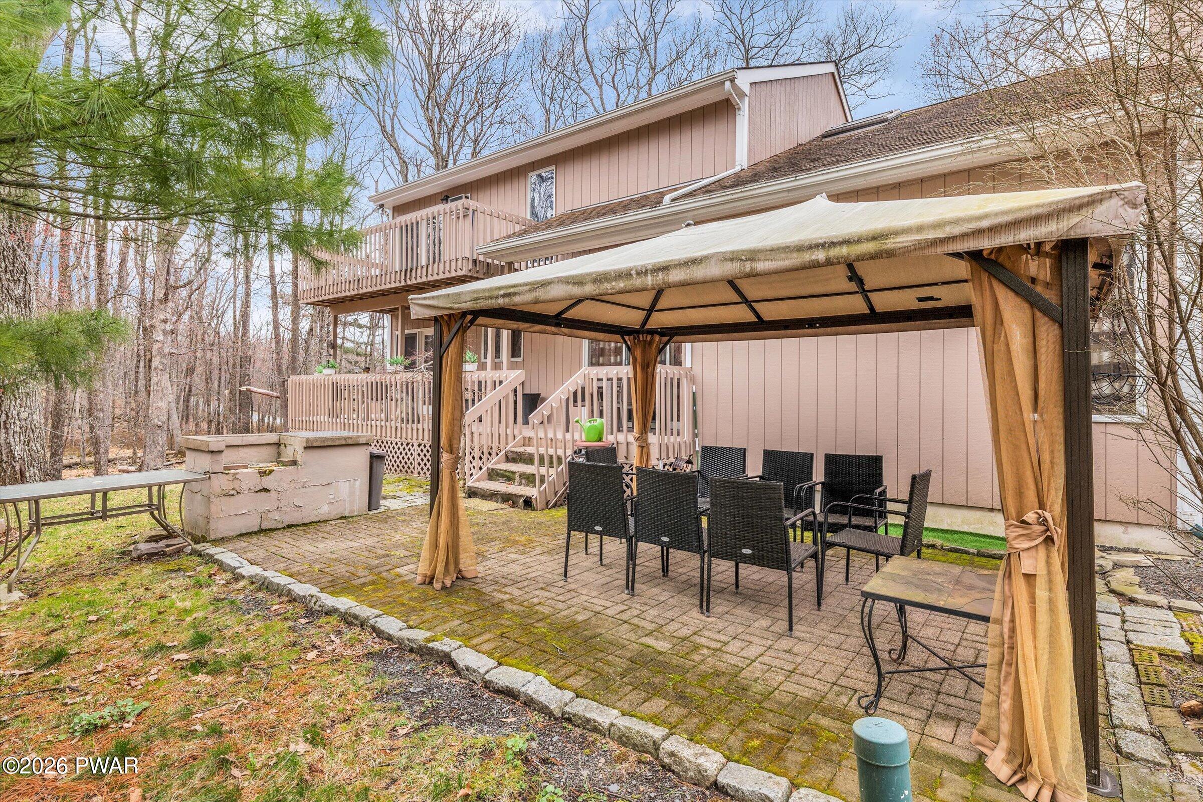 216 Canoebrook