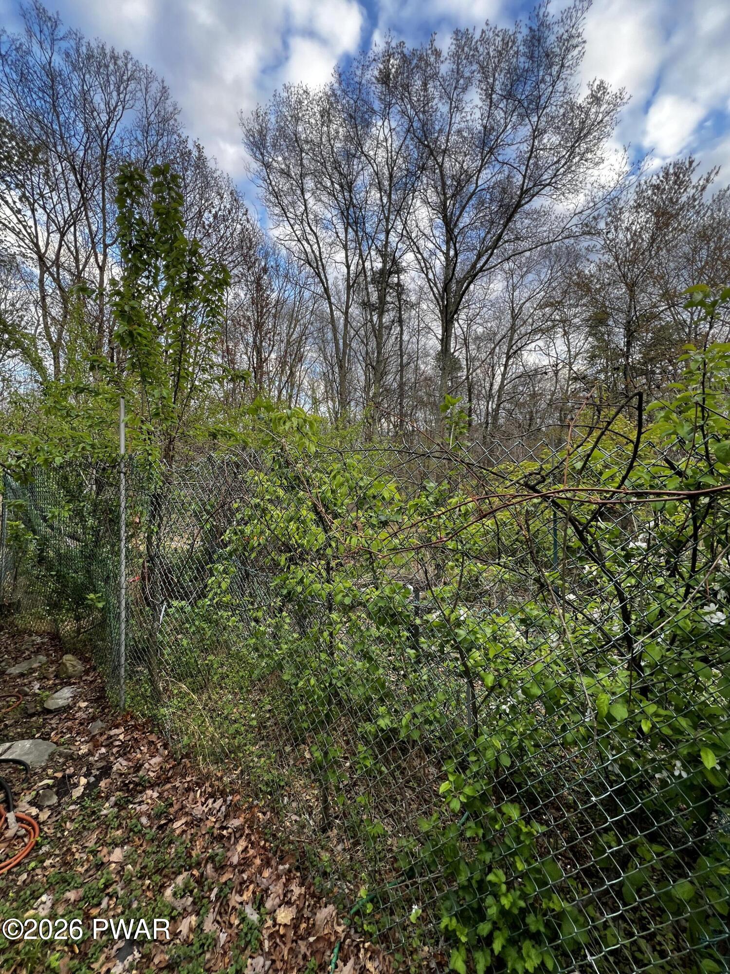 2121 Oaktree Lane