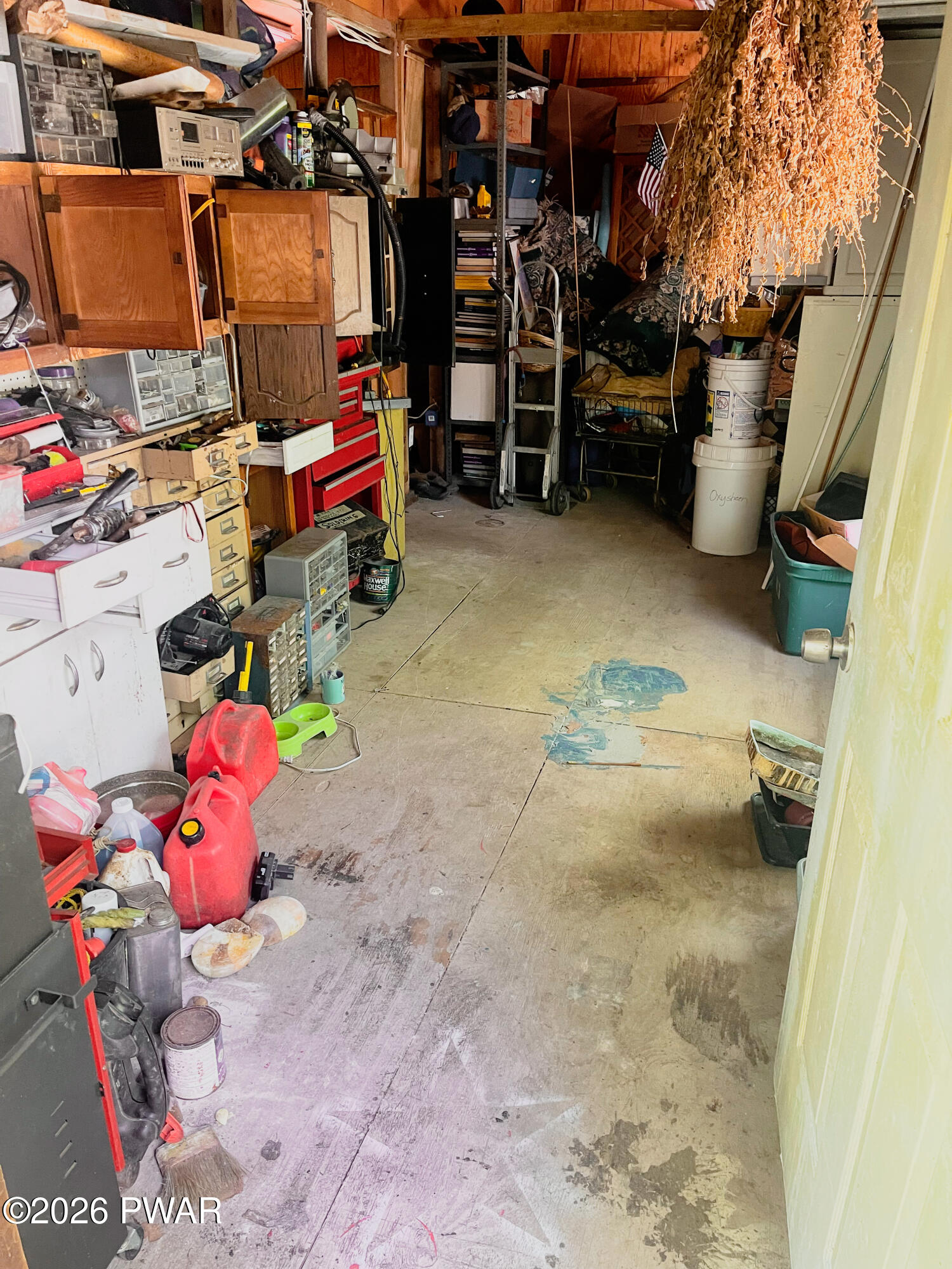 2121 Oaktree Lane