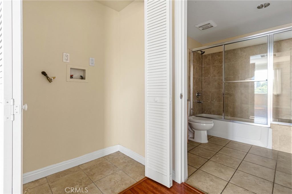 15435 Vanowen Street 310