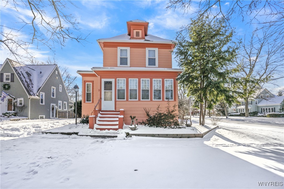 3 Pine Woods Drive