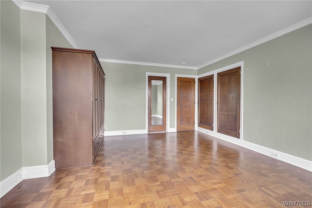 800 West Ferry Street 3B