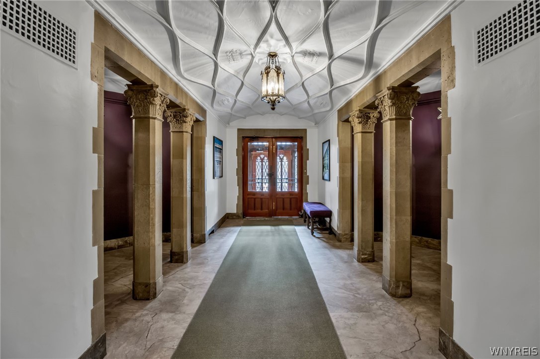 800 West Ferry Street 3B