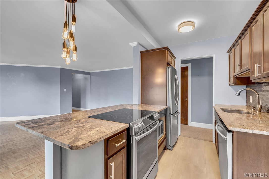 800 West Ferry Street 3B
