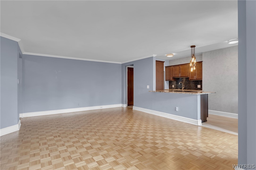 800 West Ferry Street 3B