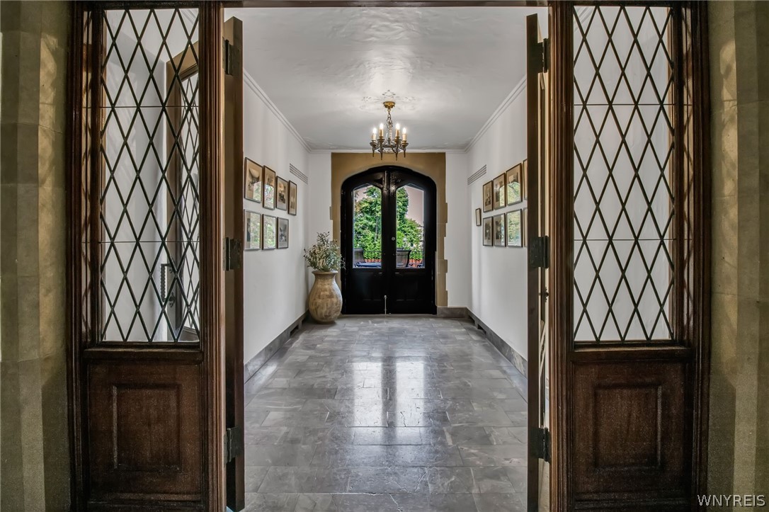 800 West Ferry Street 3B